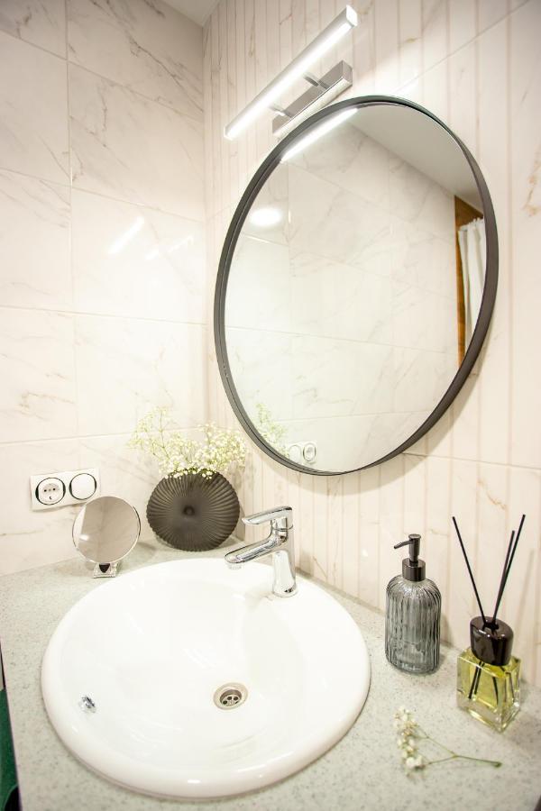 ניקולייב Luxury Apartment With 2 Bedrooms In The City Center מראה חיצוני תמונה